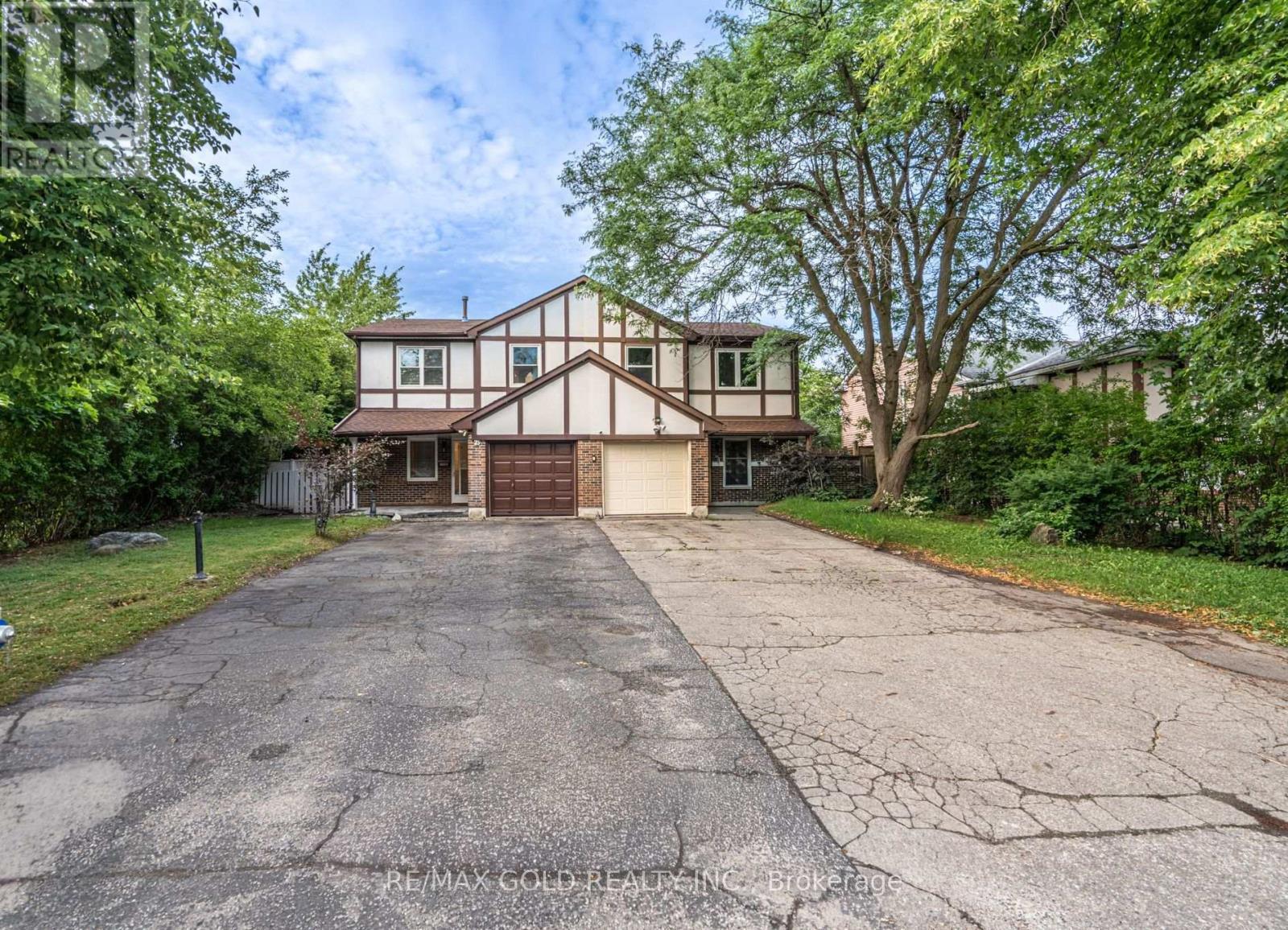 23 JUDITH CRESCENT - 35