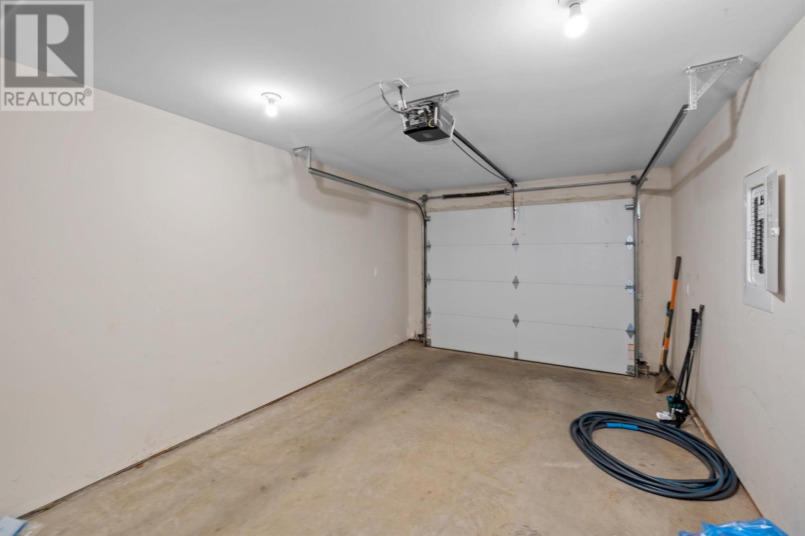 11 Mill Pond Lane - 32