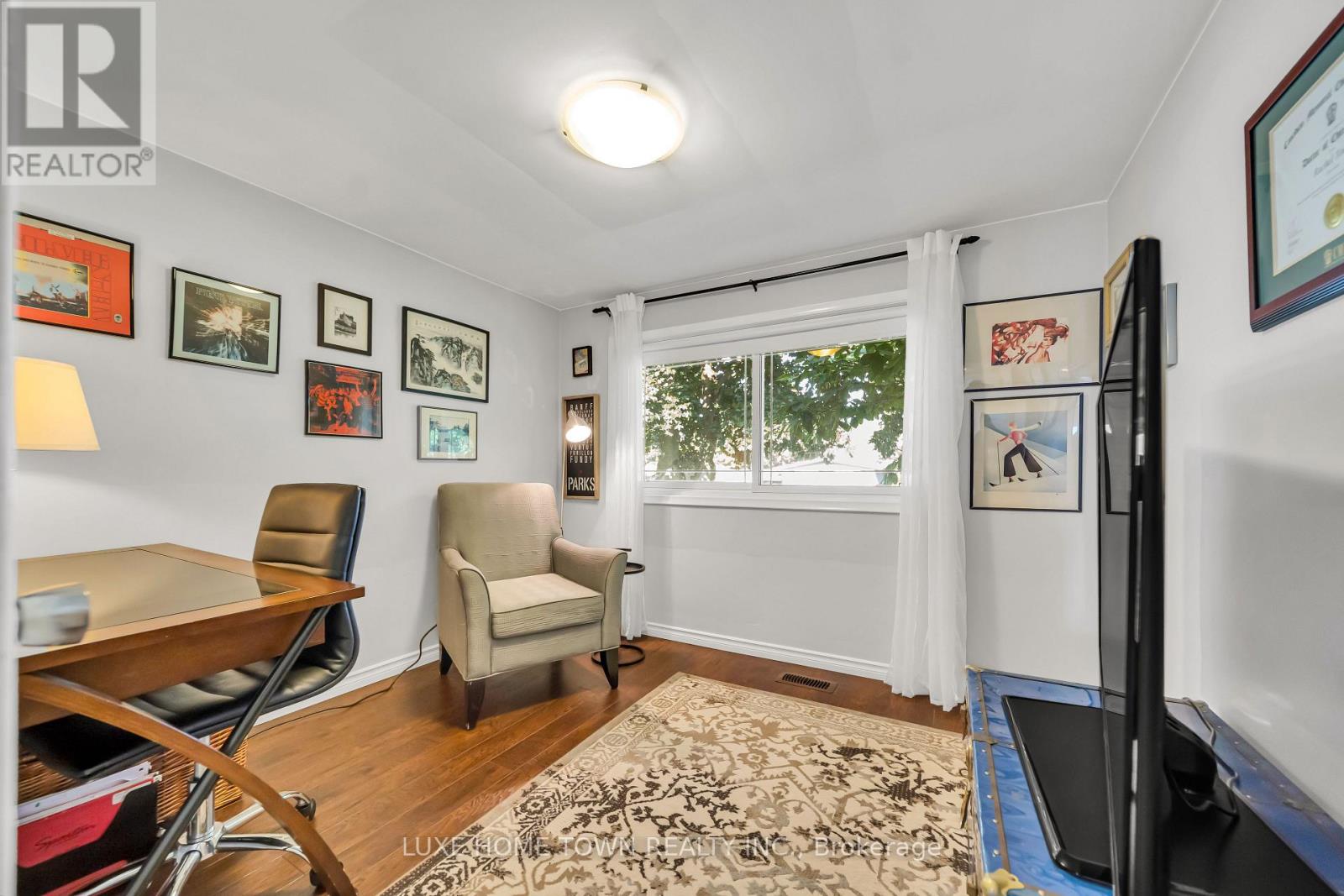 12 MCNAB DRIVE - 17