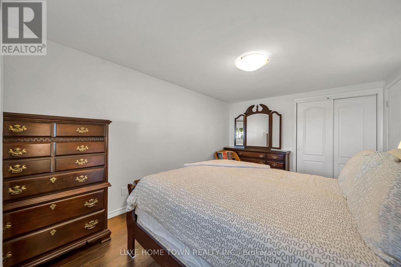 12 MCNAB DRIVE - 22