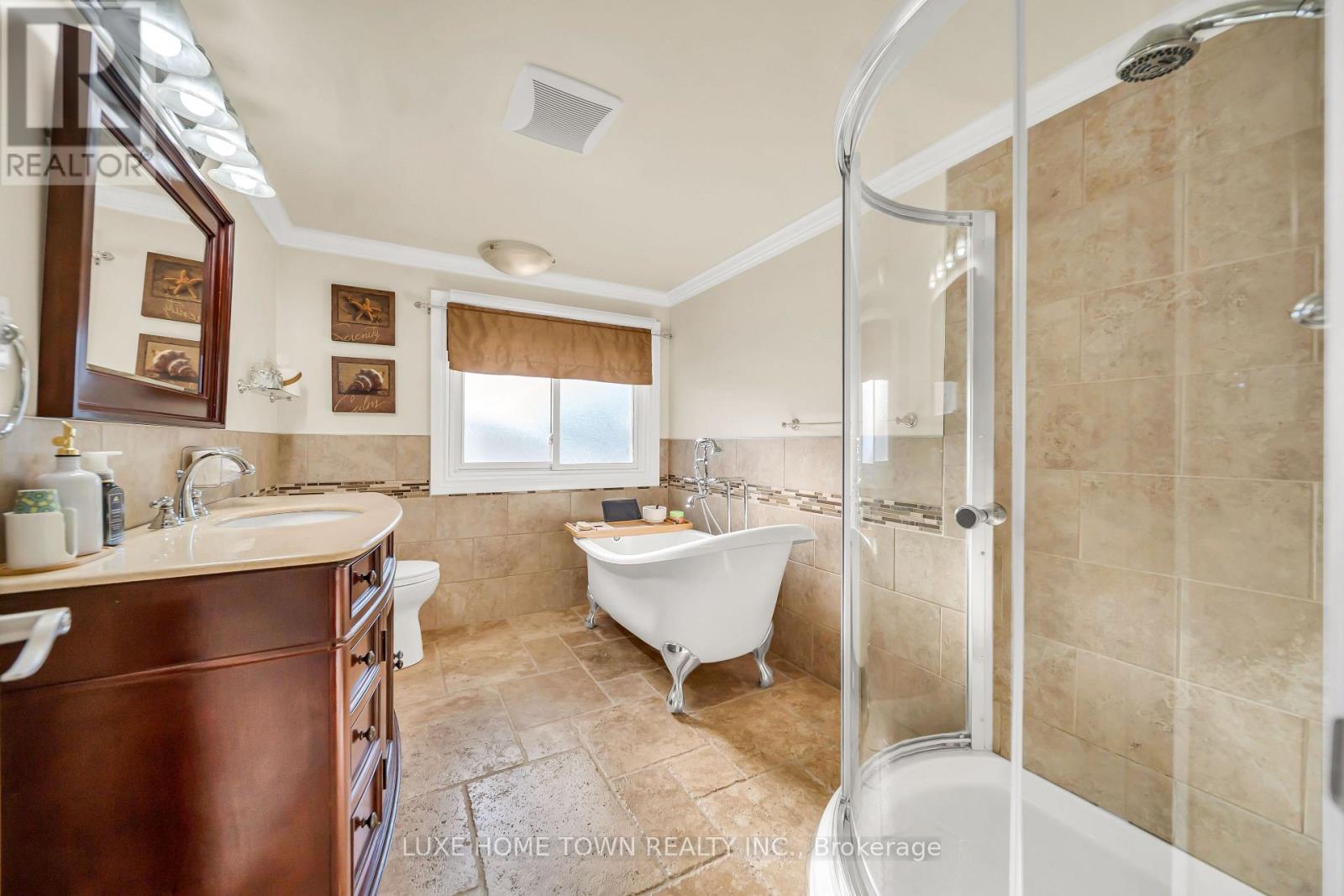 12 MCNAB DRIVE - 26