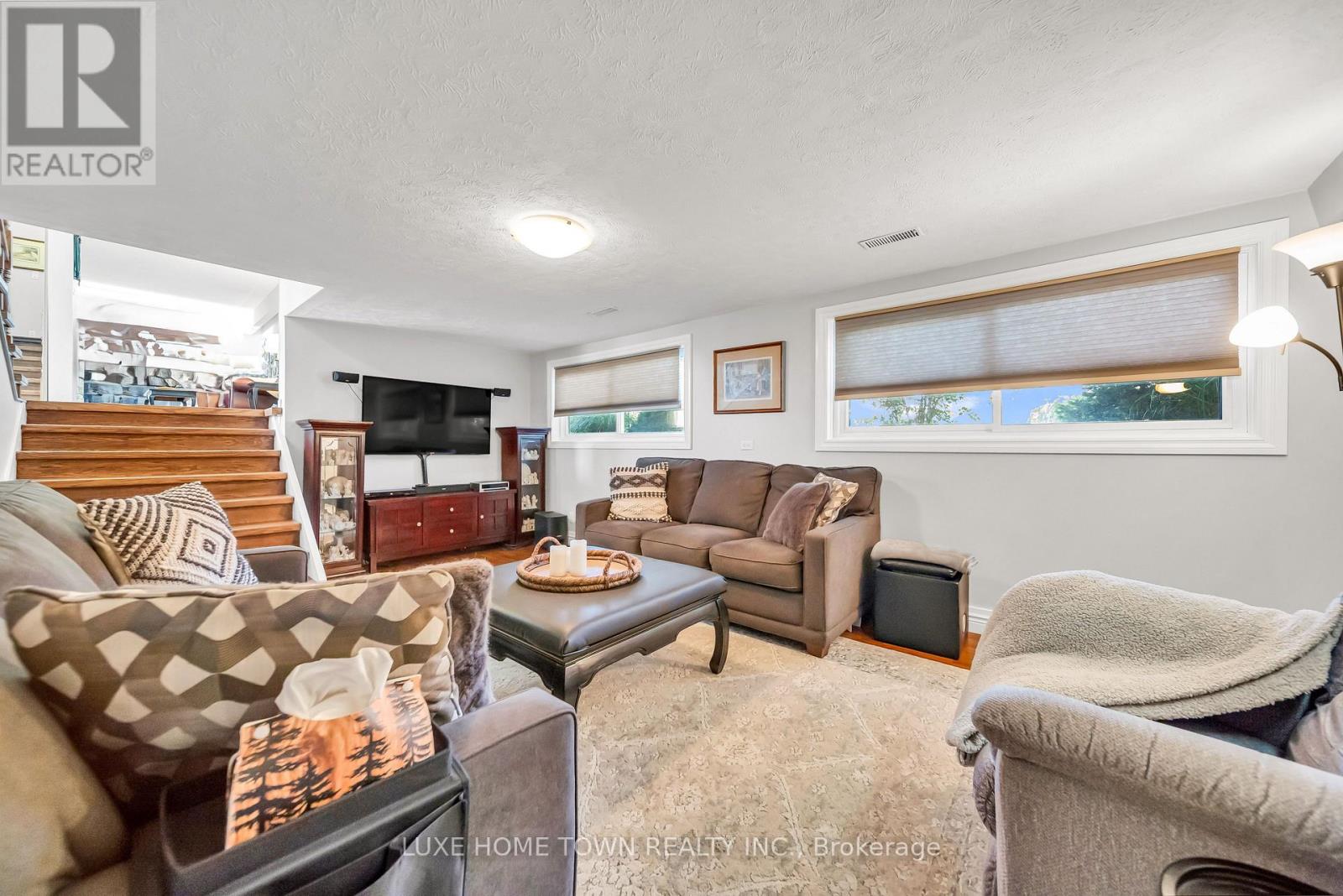 12 MCNAB DRIVE - 29