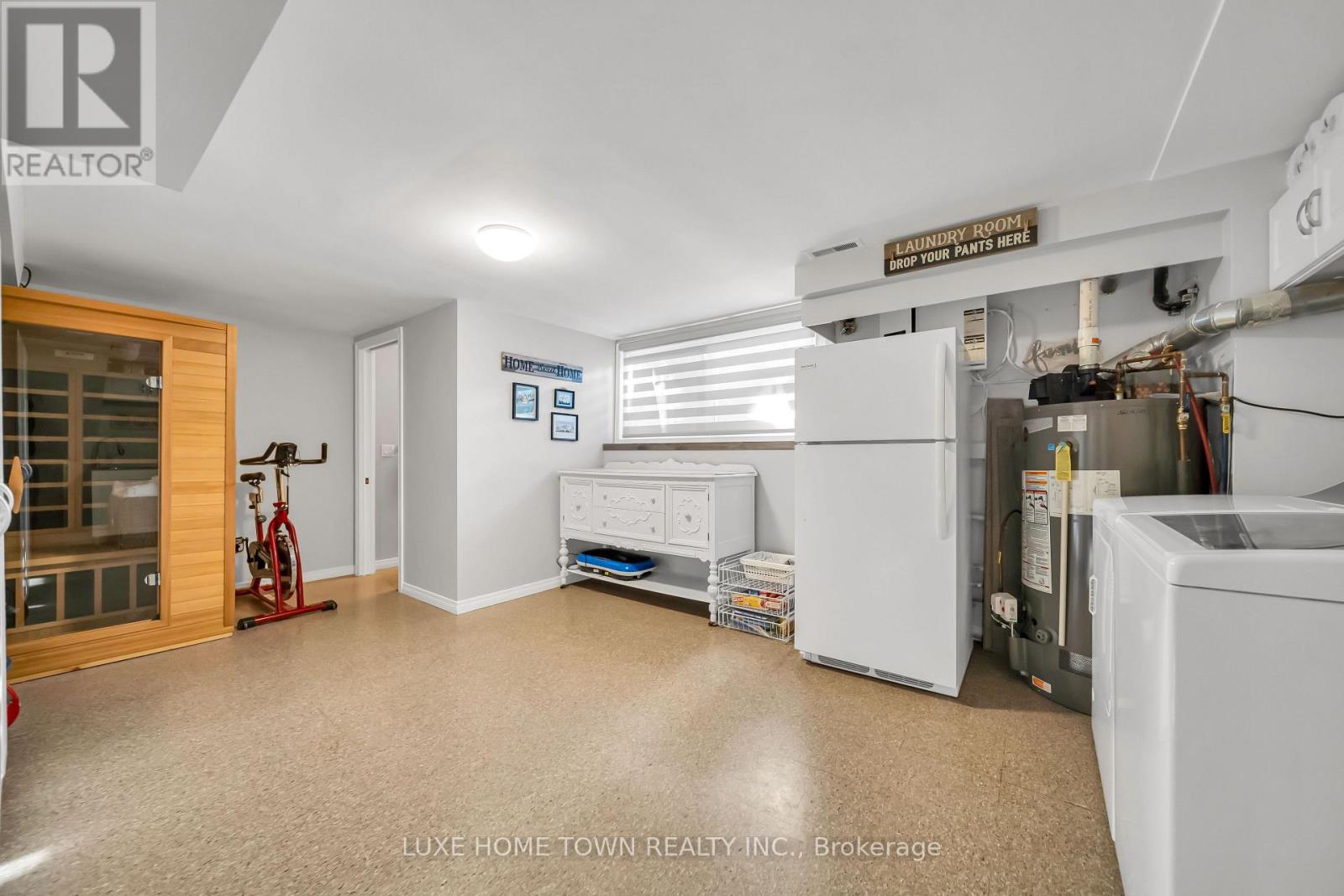 12 MCNAB DRIVE - 30