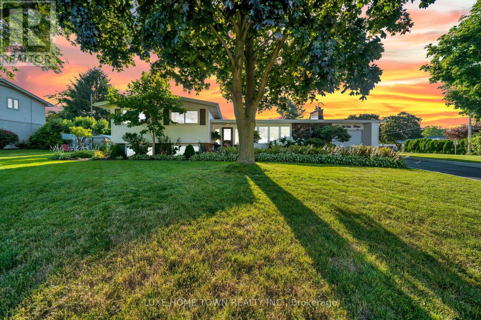 12 MCNAB DRIVE - 36