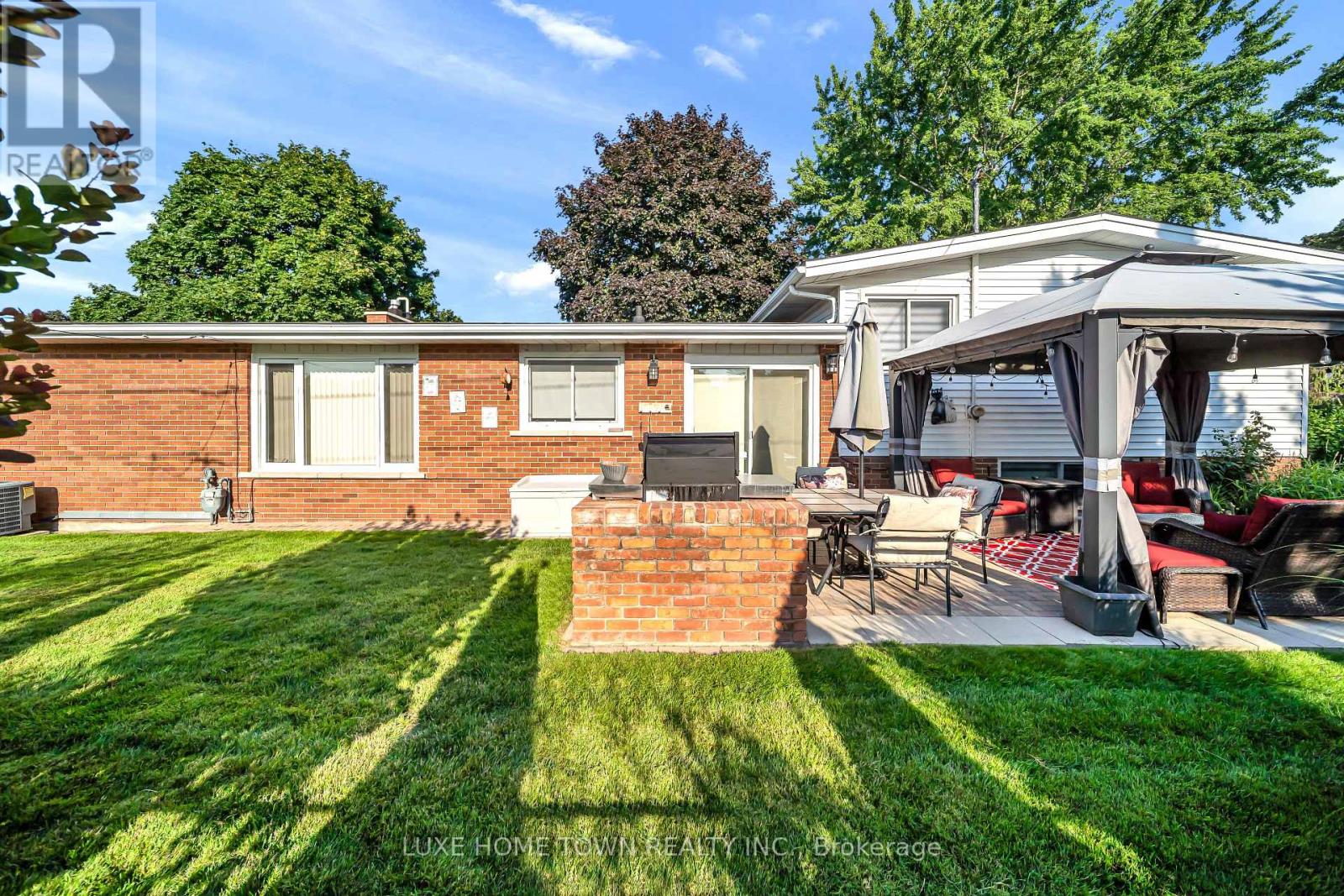 12 MCNAB DRIVE - 42