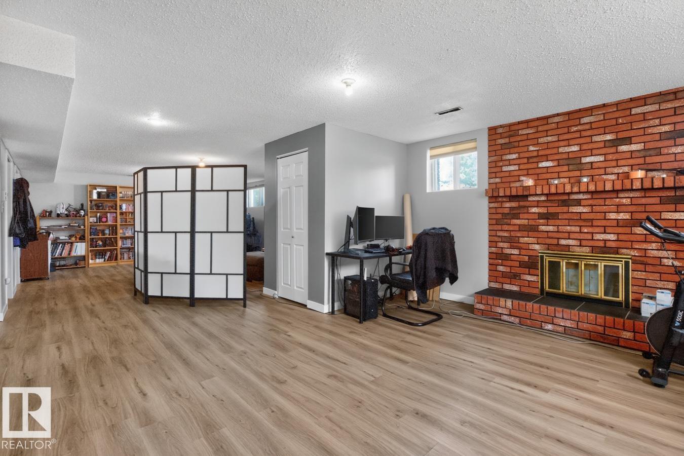 2408 80 ST NW - 25