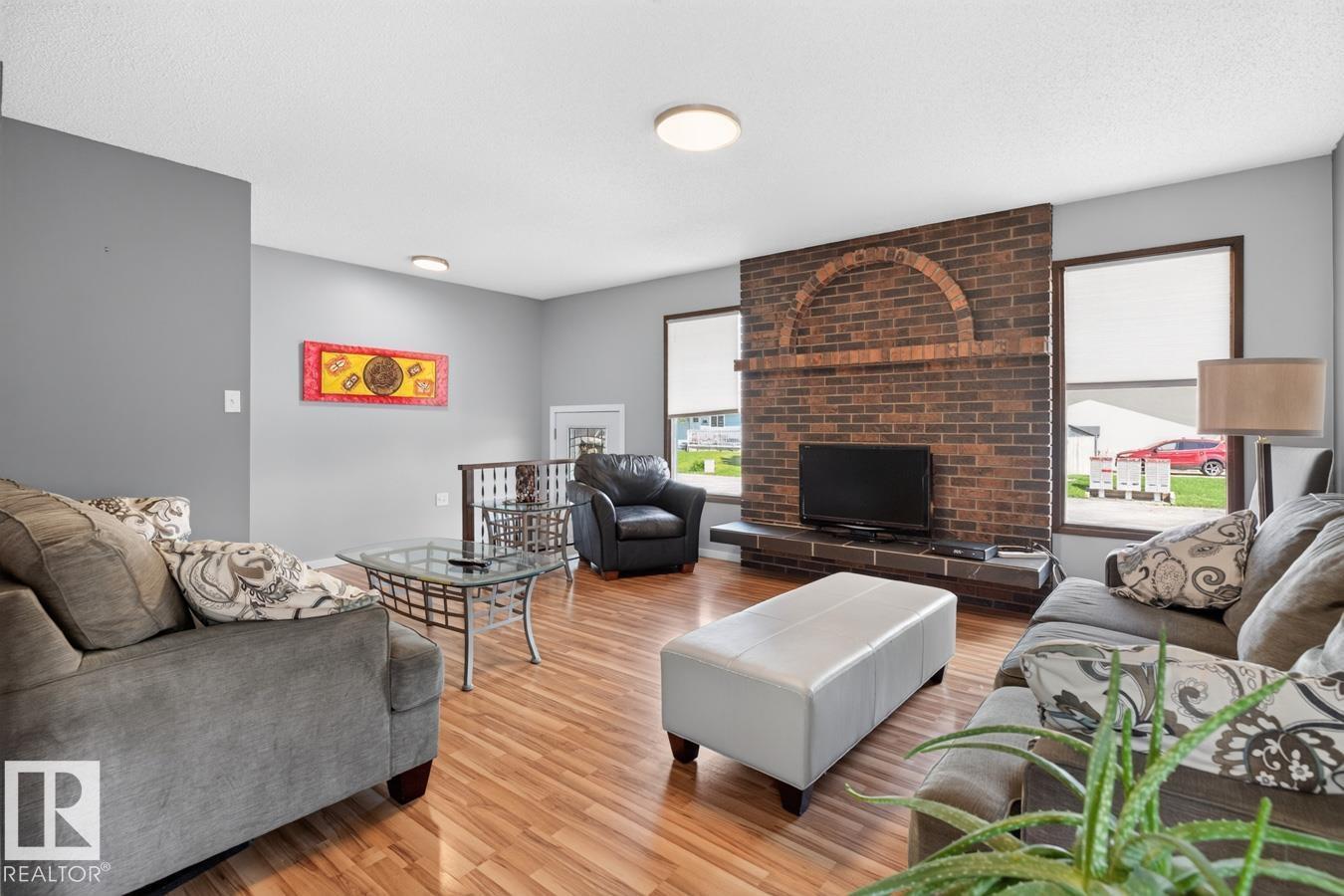 2408 80 ST NW - 6
