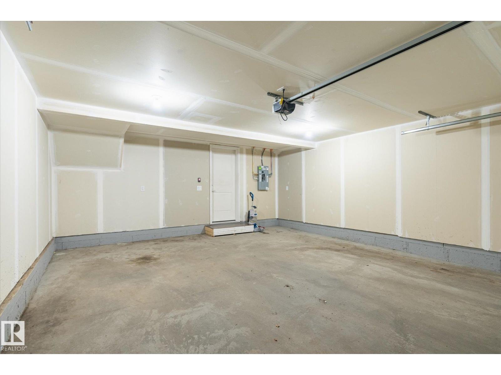 #47 330 BULYEA RD NW - 33