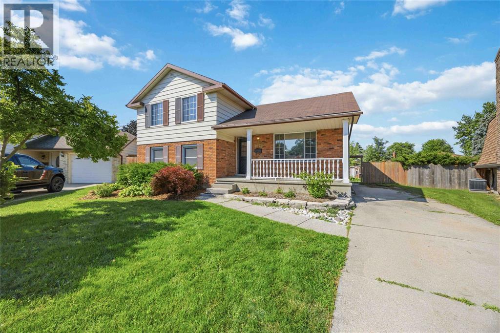1076 BRIMWOOD CRESCENT - 1