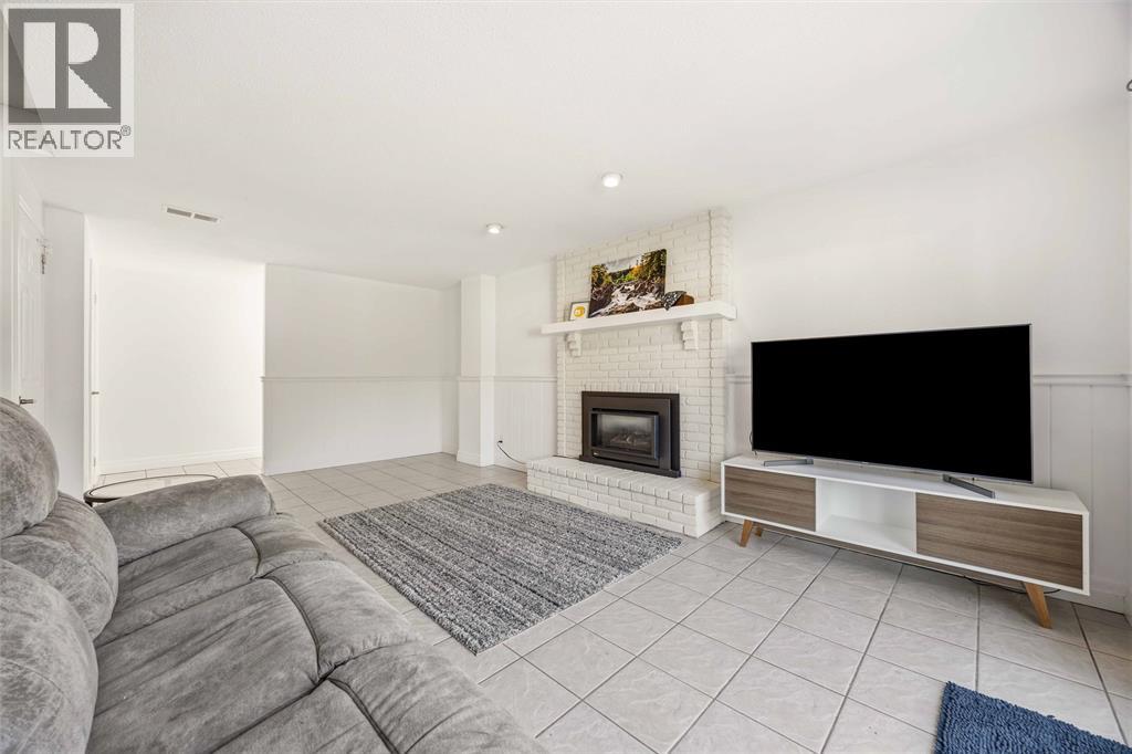 1076 BRIMWOOD CRESCENT - 23