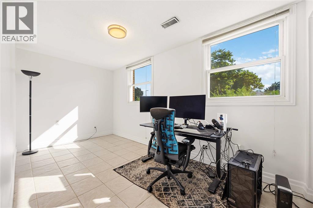 1076 BRIMWOOD CRESCENT - 27