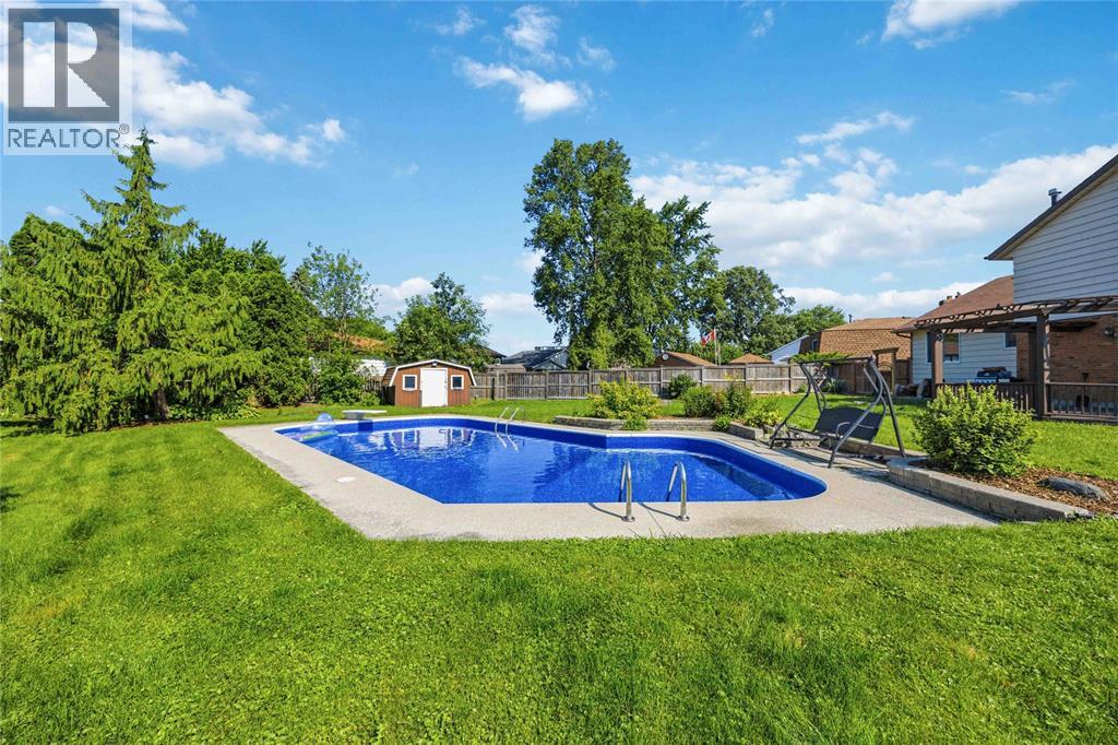 1076 BRIMWOOD CRESCENT - 40