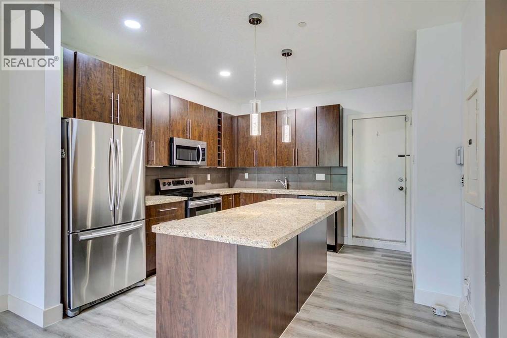 #4 2101 17 Street SW - 2