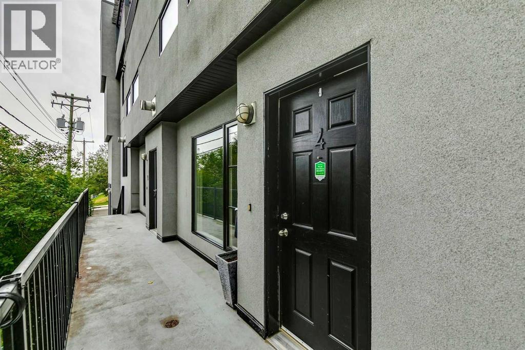 #4 2101 17 Street SW - 30