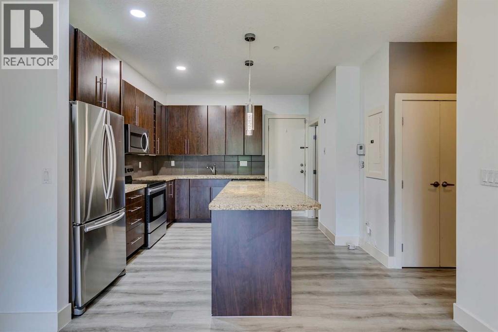#4 2101 17 Street SW - 3