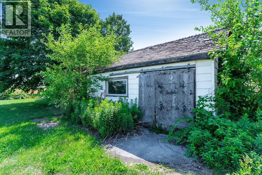 20838 A & B Sideroad - 30