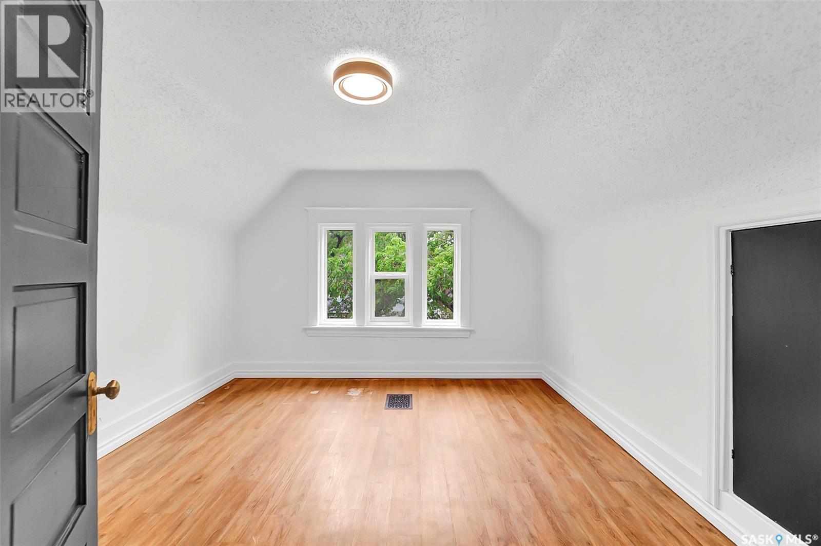 736 7th AVENUE N - 38