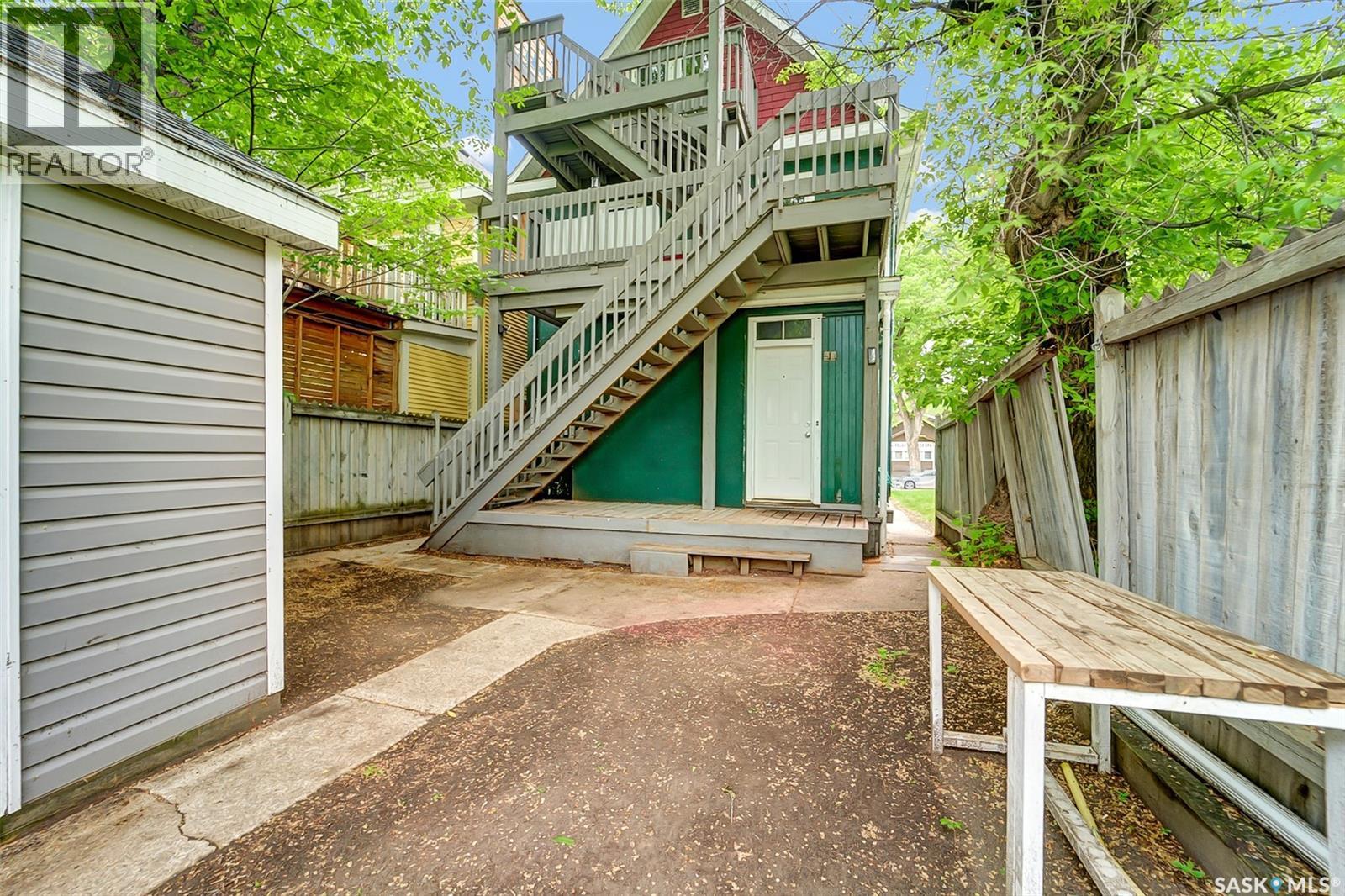 736 7th AVENUE N - 52