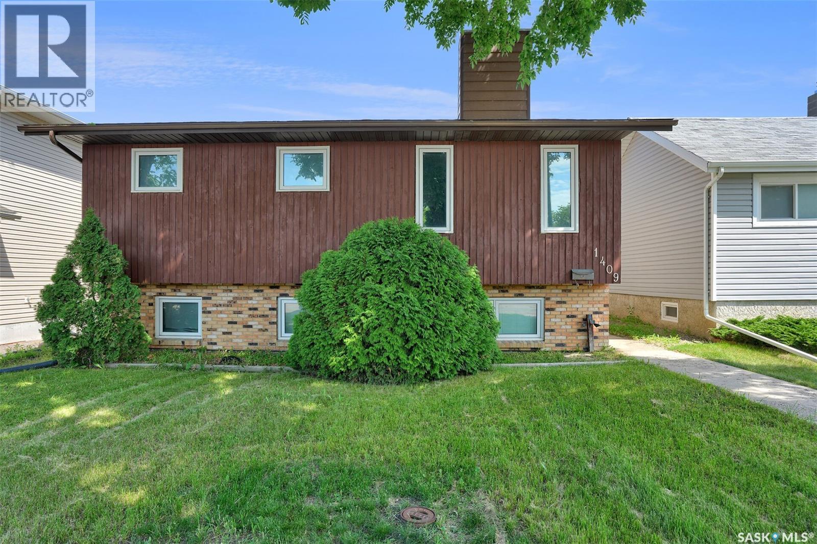 1409 Rothwell STREET - 2