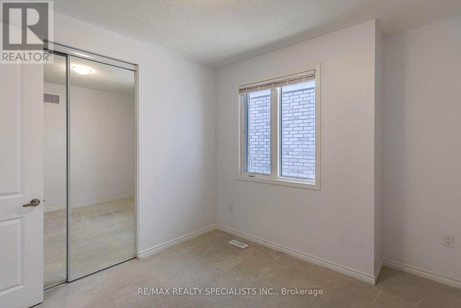 1183 STACEY CRESCENT - 33
