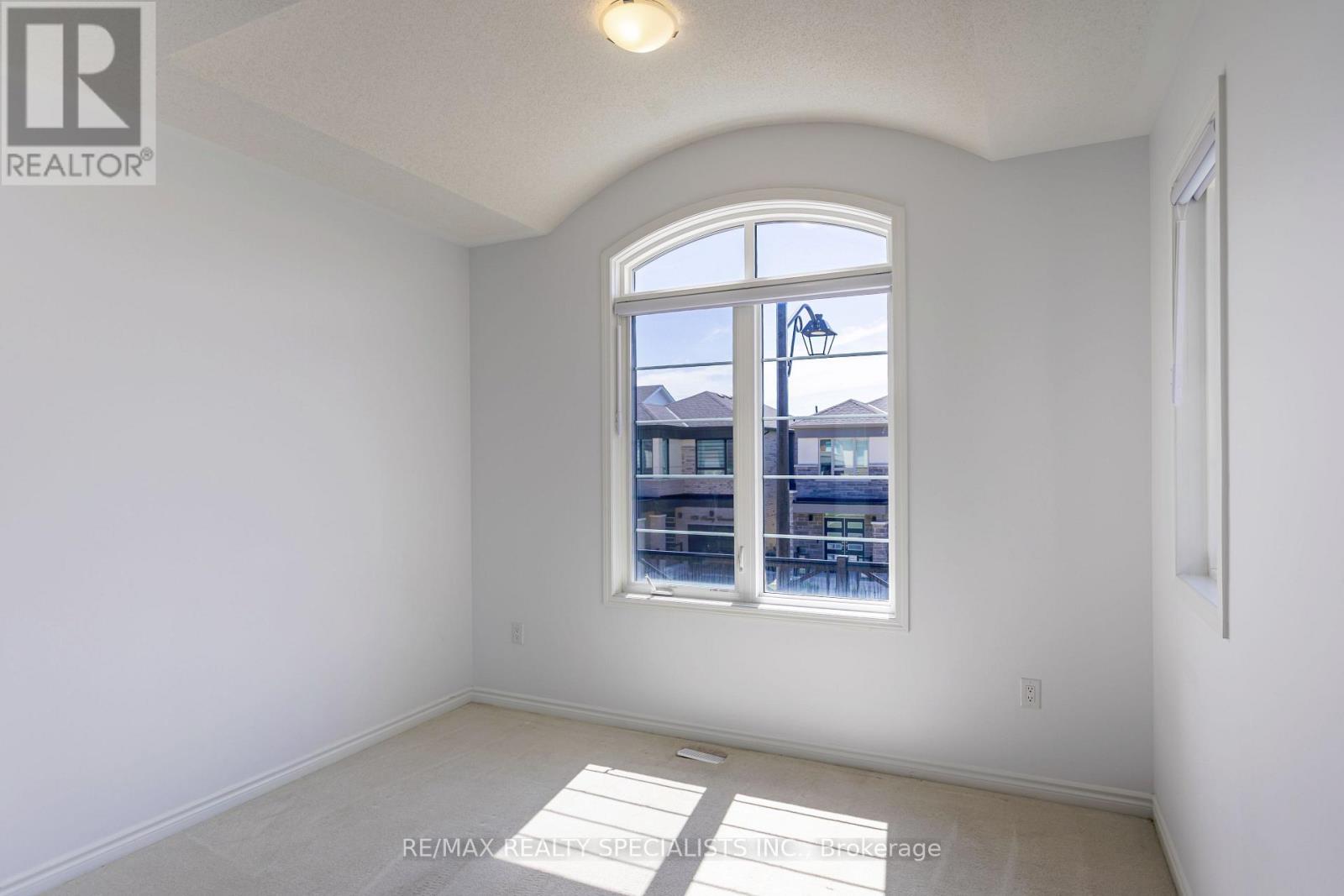 1183 STACEY CRESCENT - 39