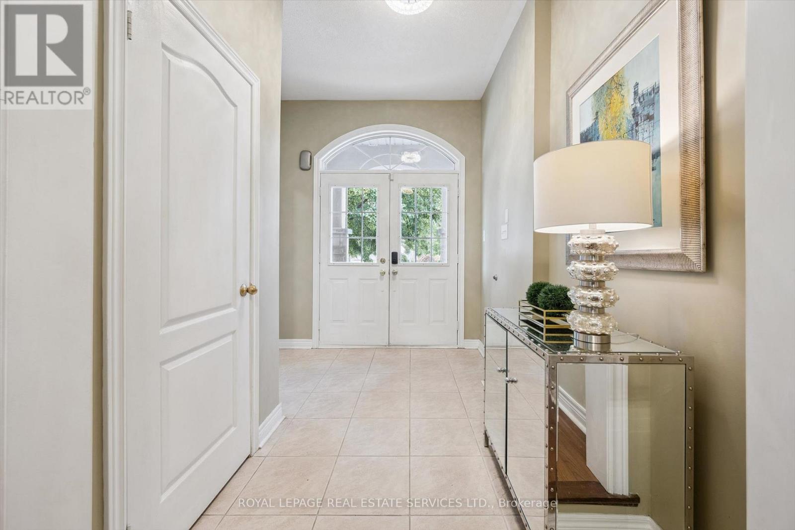 372 CREEK PATH AVENUE - Image 5