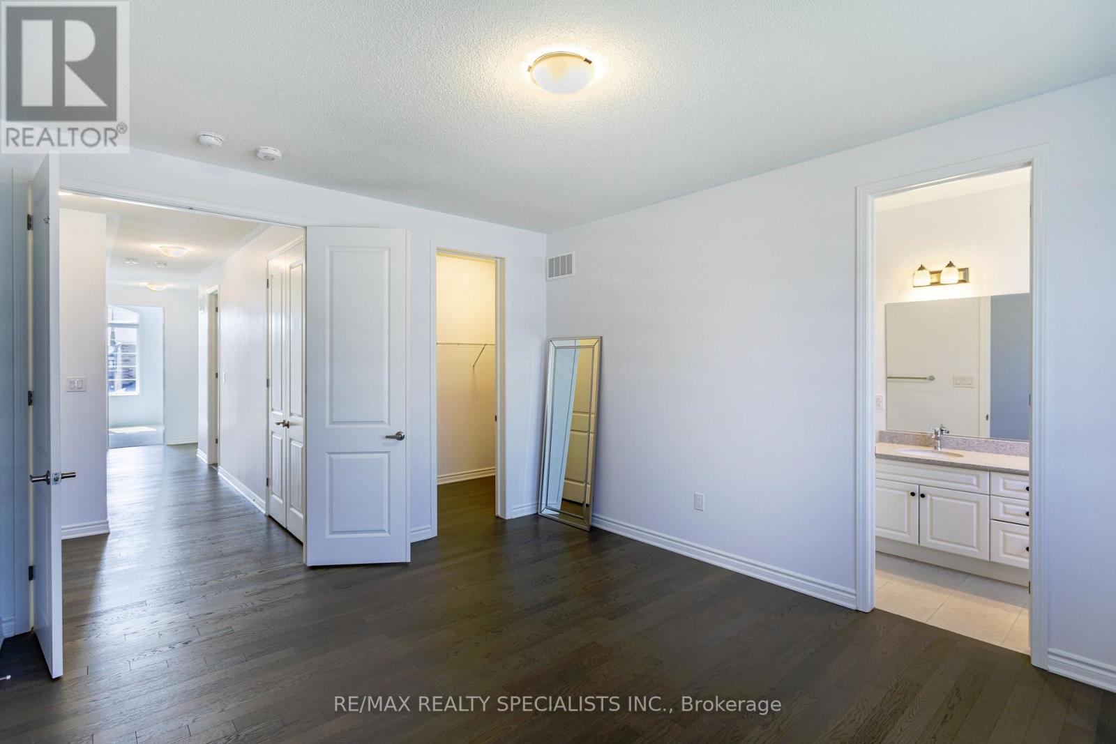 1183 STACEY CRESCENT - 26