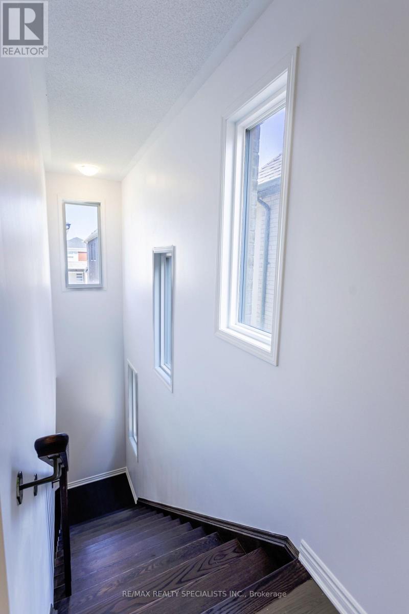 1183 STACEY CRESCENT - 24