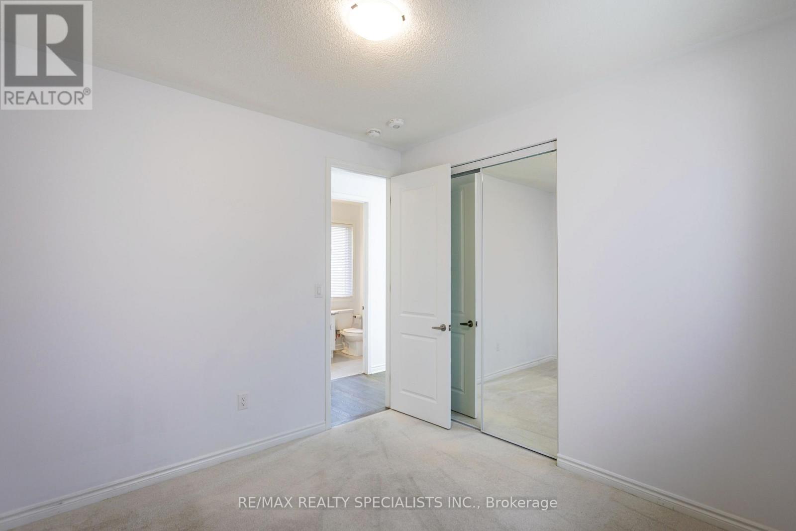 1183 STACEY CRESCENT - 34