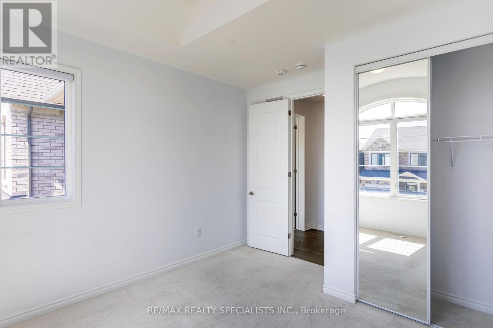 1183 STACEY CRESCENT - 40