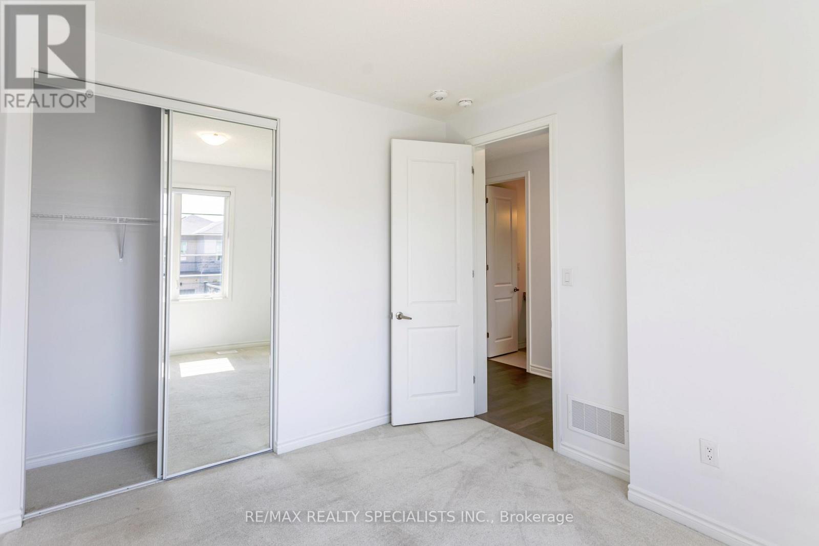 1183 STACEY CRESCENT - 37