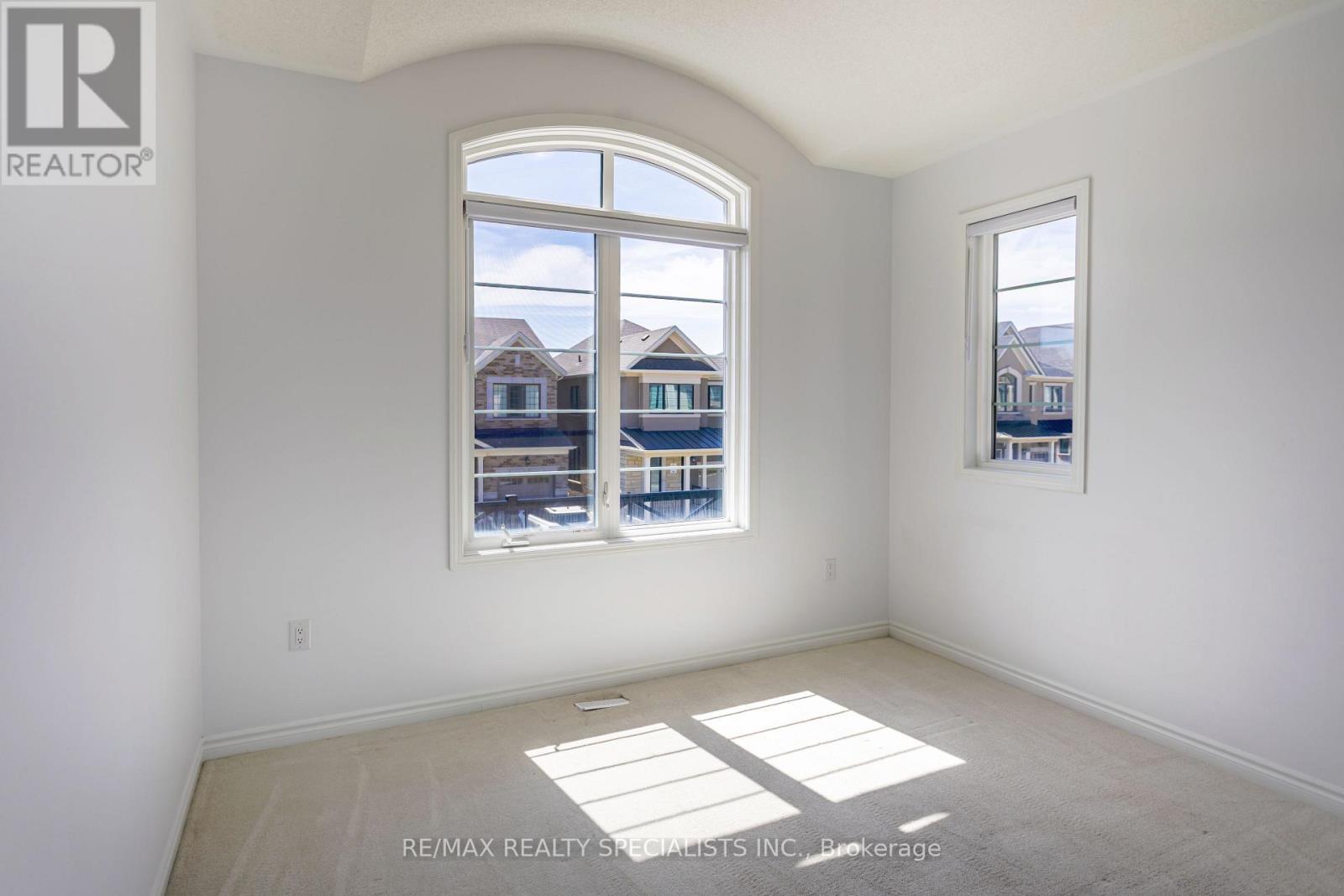 1183 STACEY CRESCENT - 38