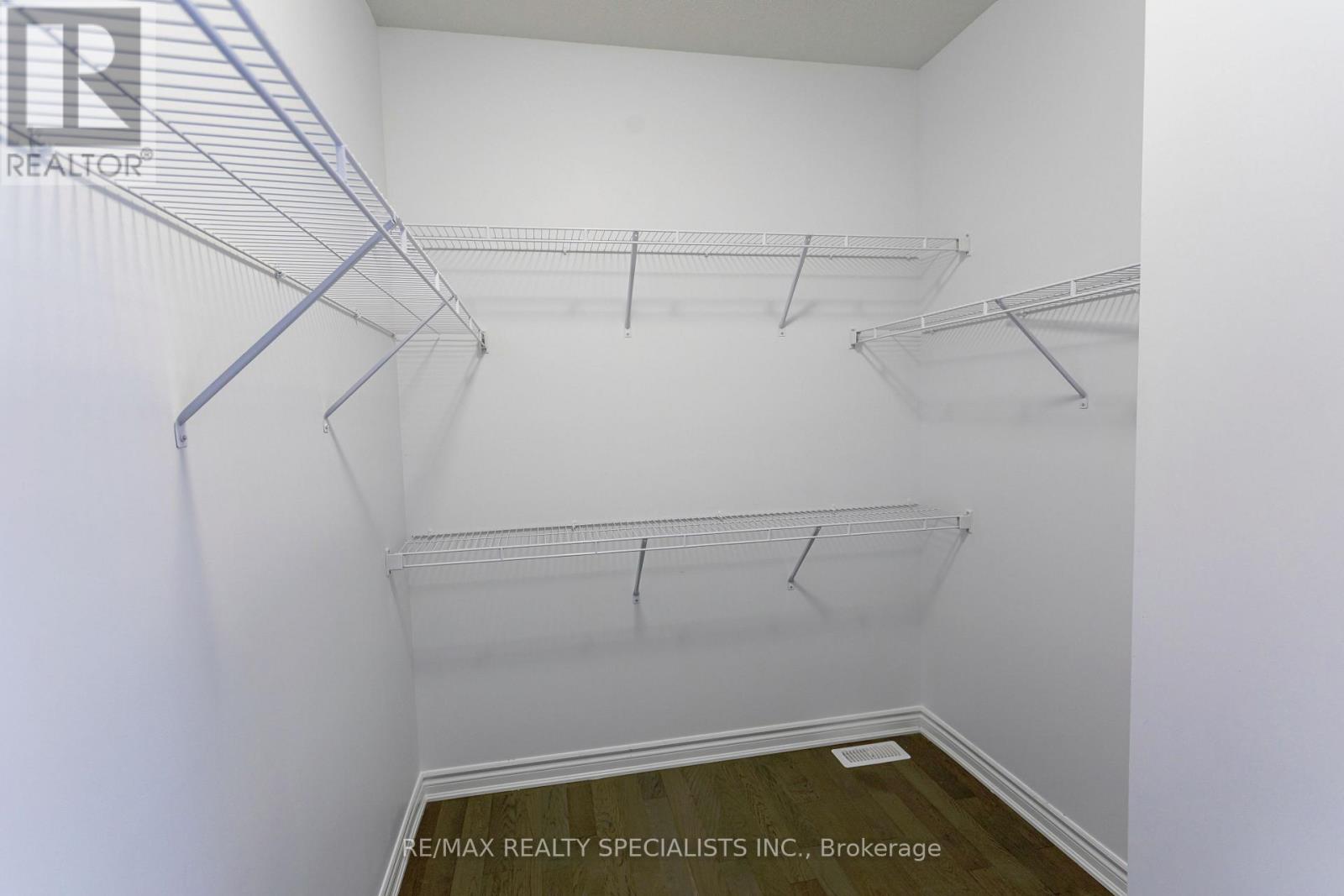 1183 STACEY CRESCENT - 31