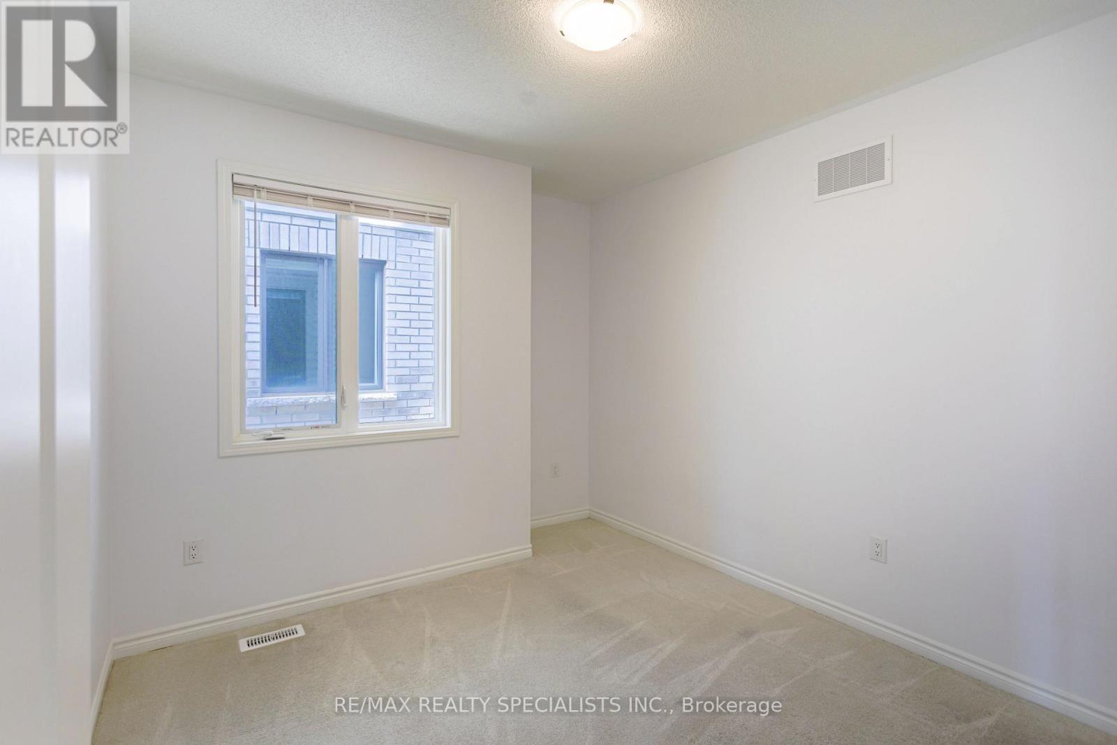 1183 STACEY CRESCENT - 32