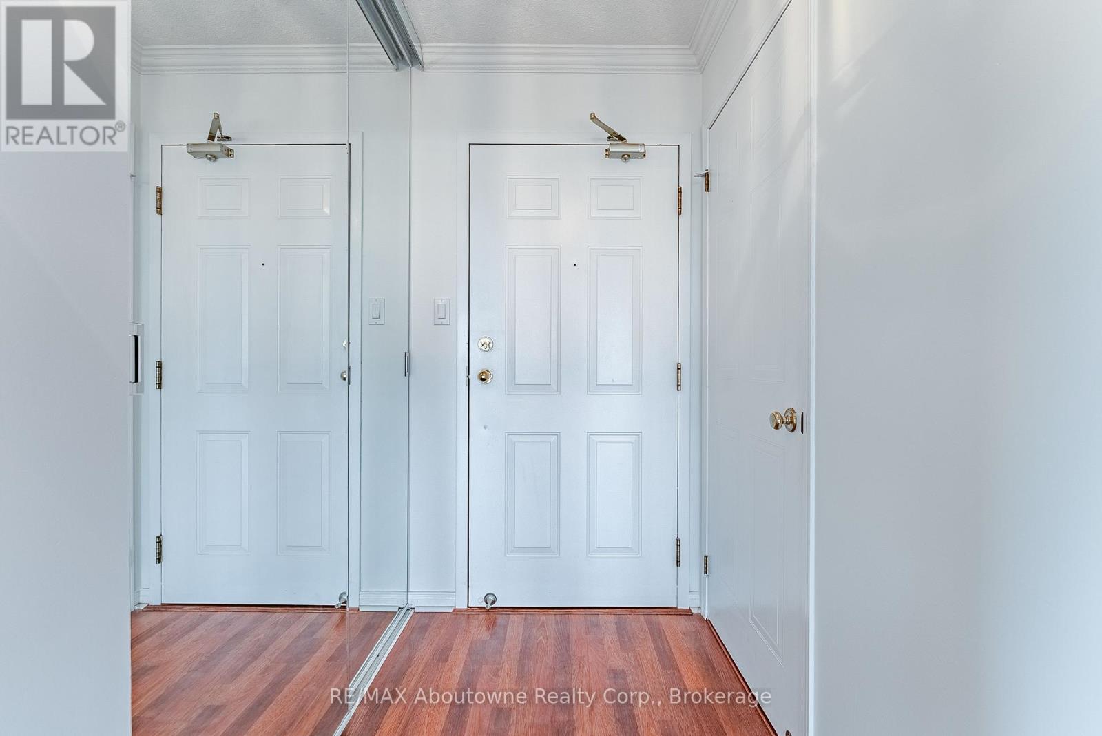 #1006 5080 PINEDALE AVENUE - 6