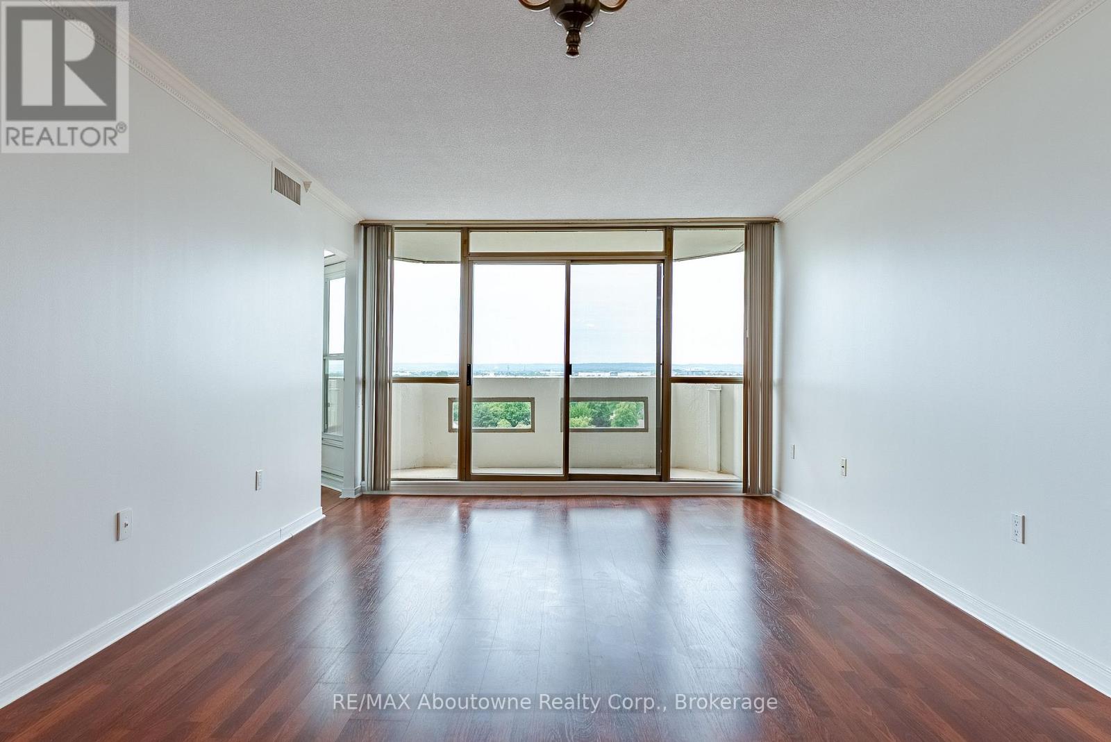 #1006 5080 PINEDALE AVENUE - 9