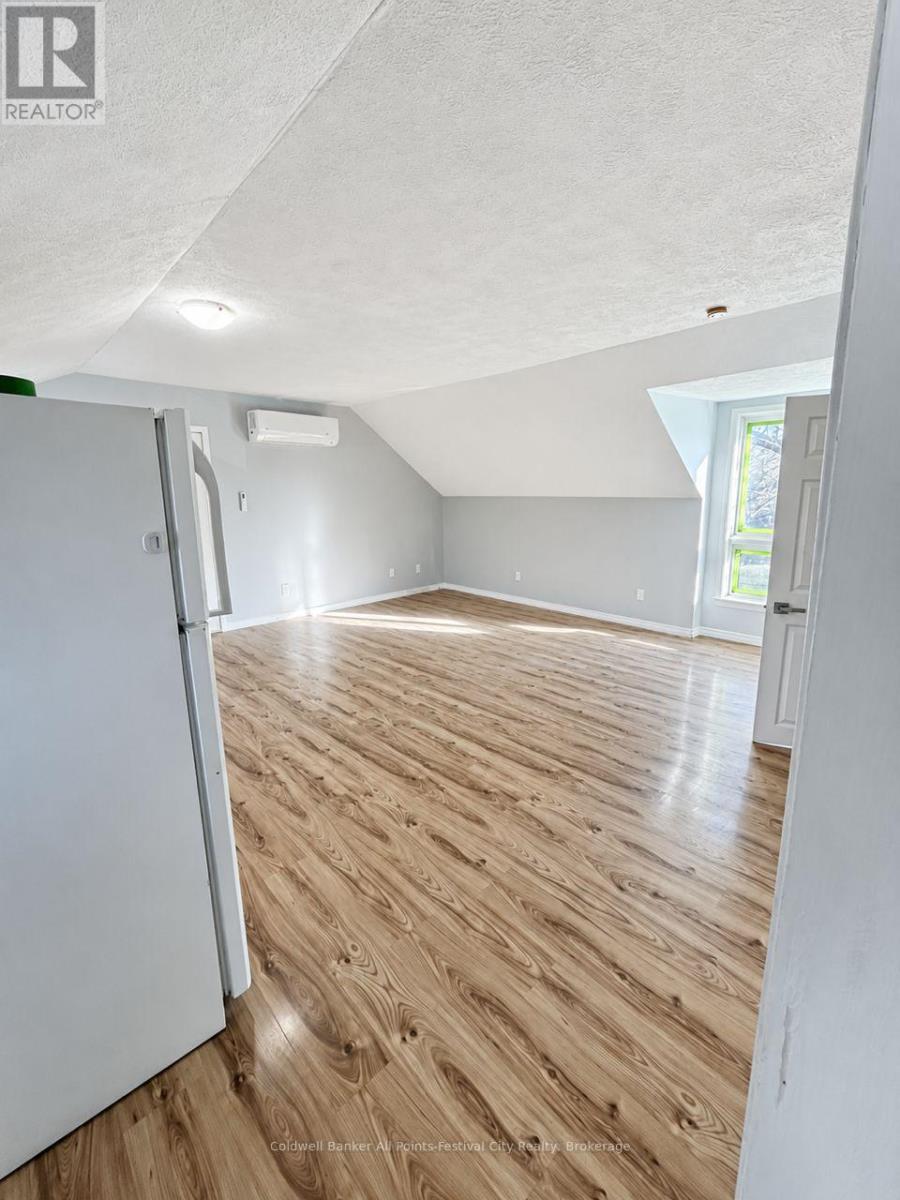167 MONTREAL STREET - 43