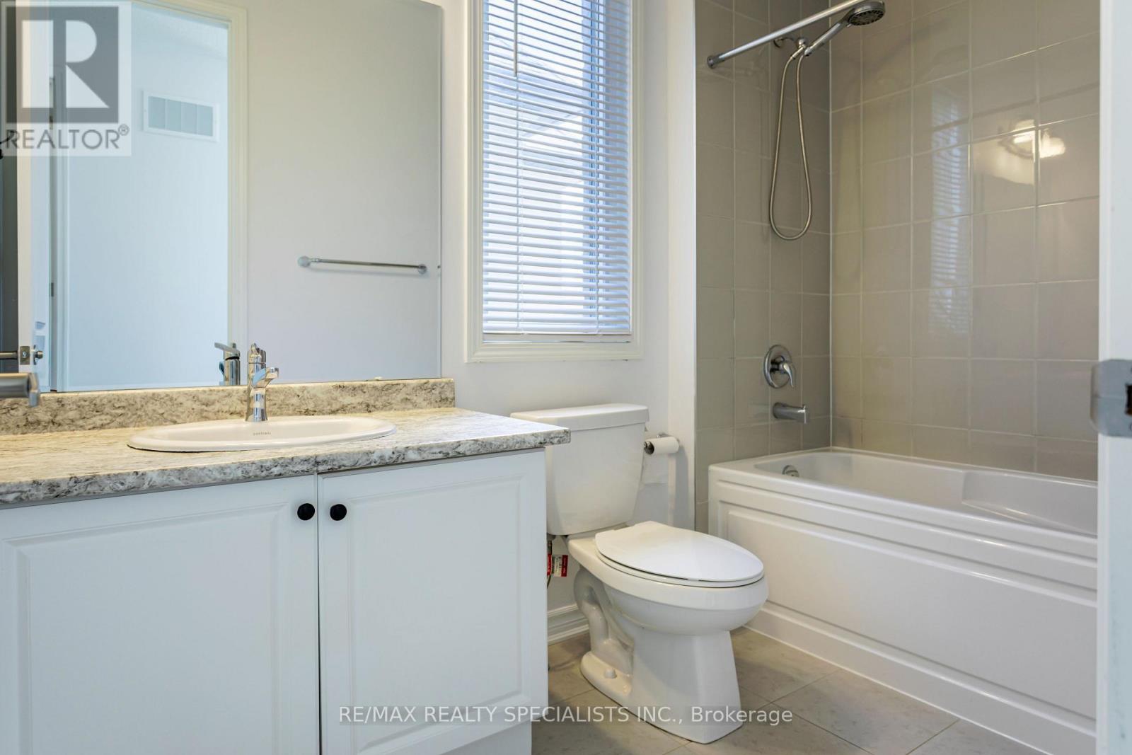 1183 STACEY CRESCENT - 41