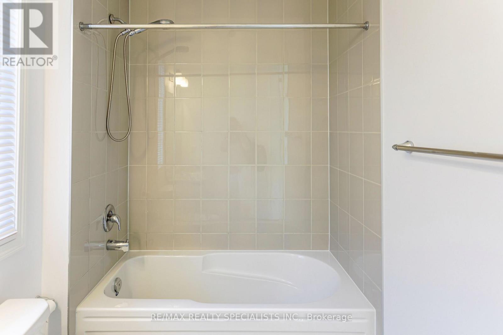 1183 STACEY CRESCENT - 42