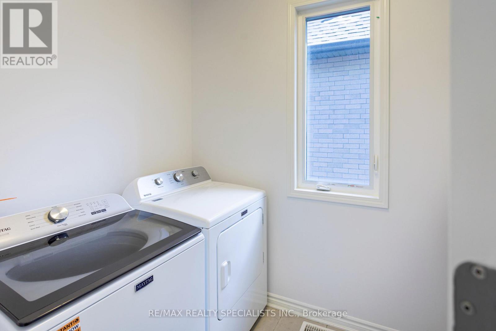 1183 STACEY CRESCENT - 43