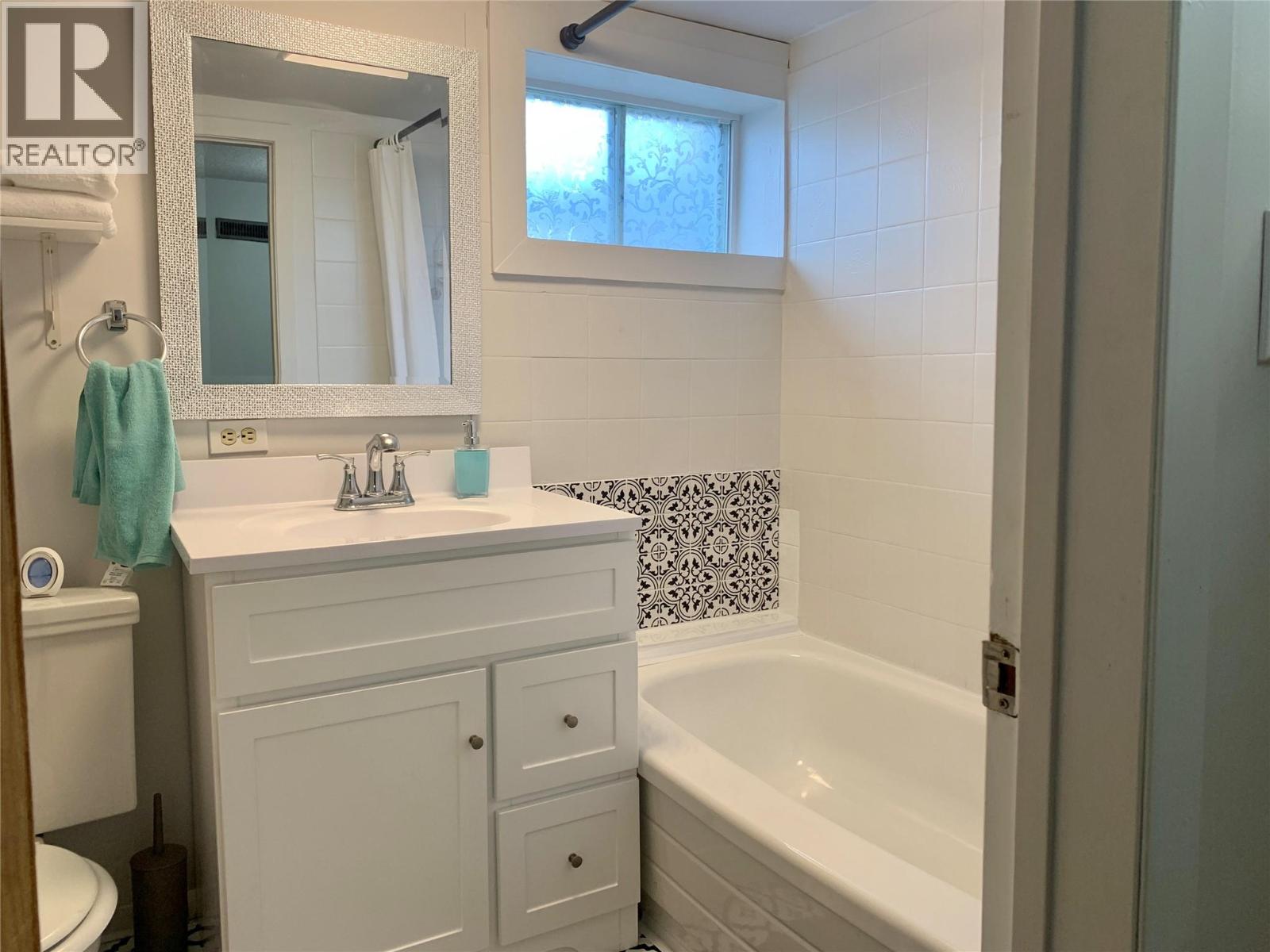 1329 108 Avenue - Image 20