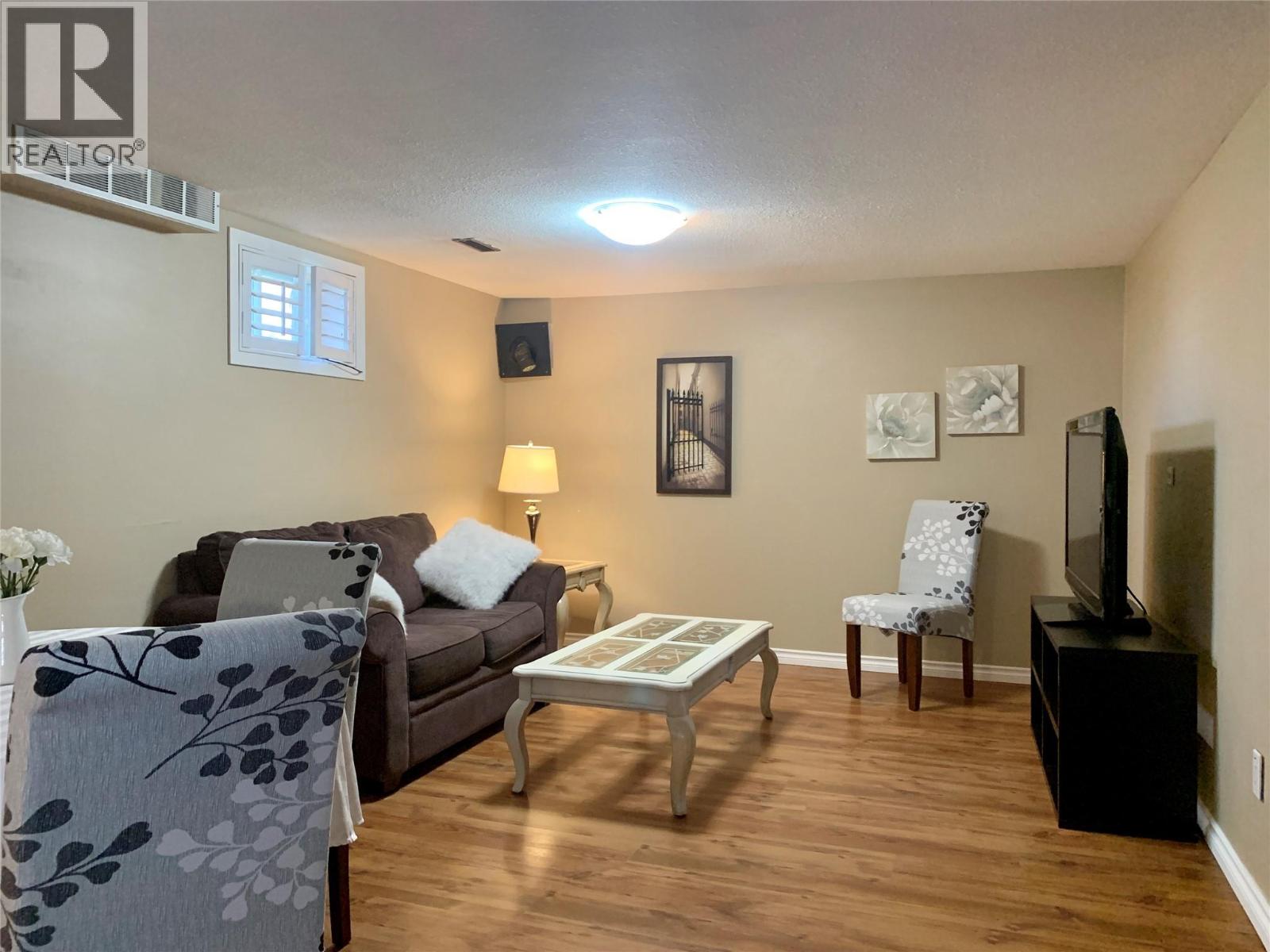 1329 108 Avenue - Image 21