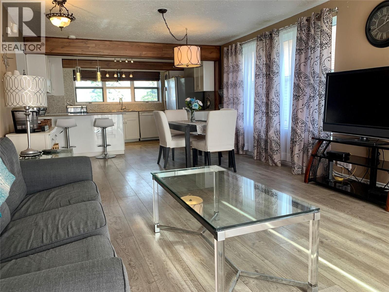 1329 108 Avenue - Image 11