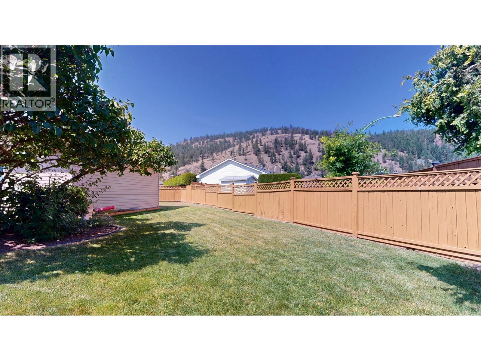 527 Ballou Place, Kelowna