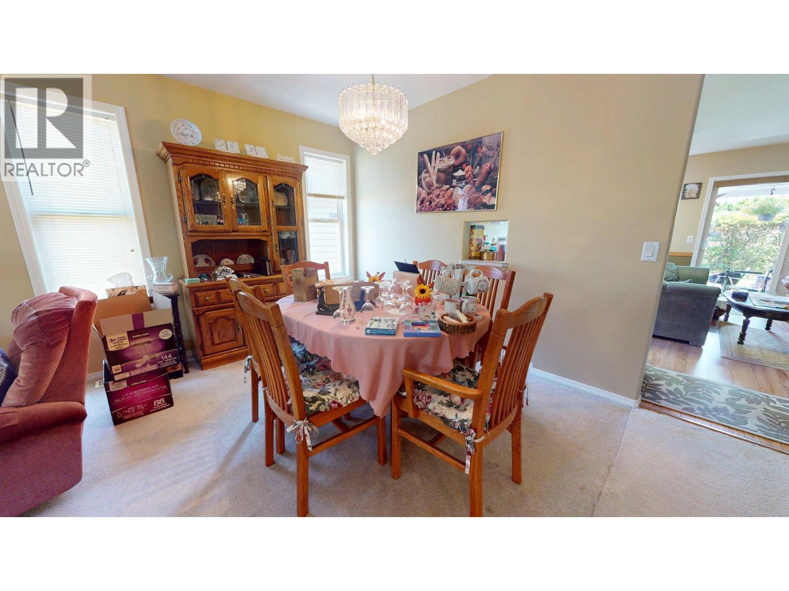 527 Ballou Place, Kelowna