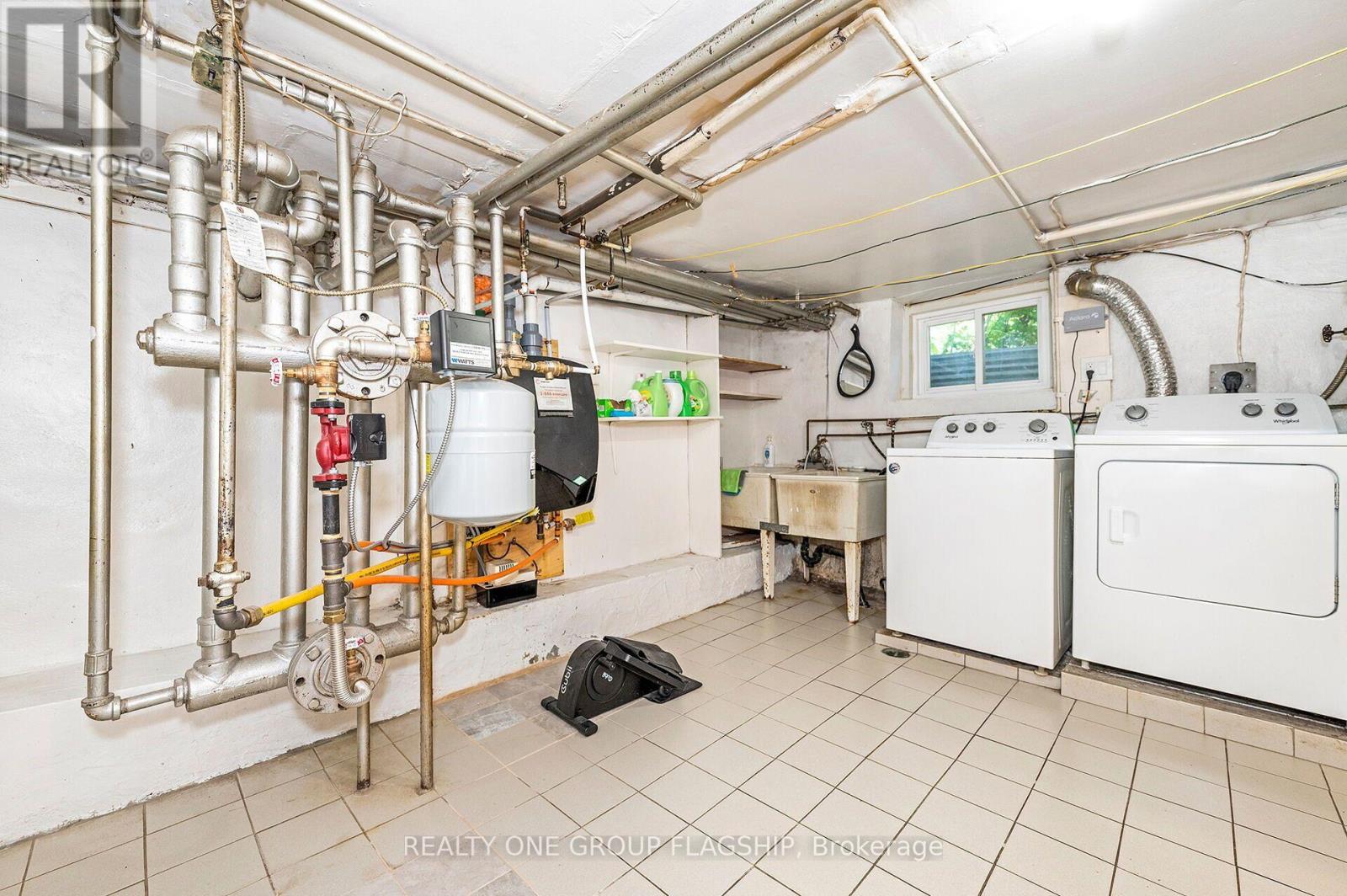 475 SHAW STREET - 32