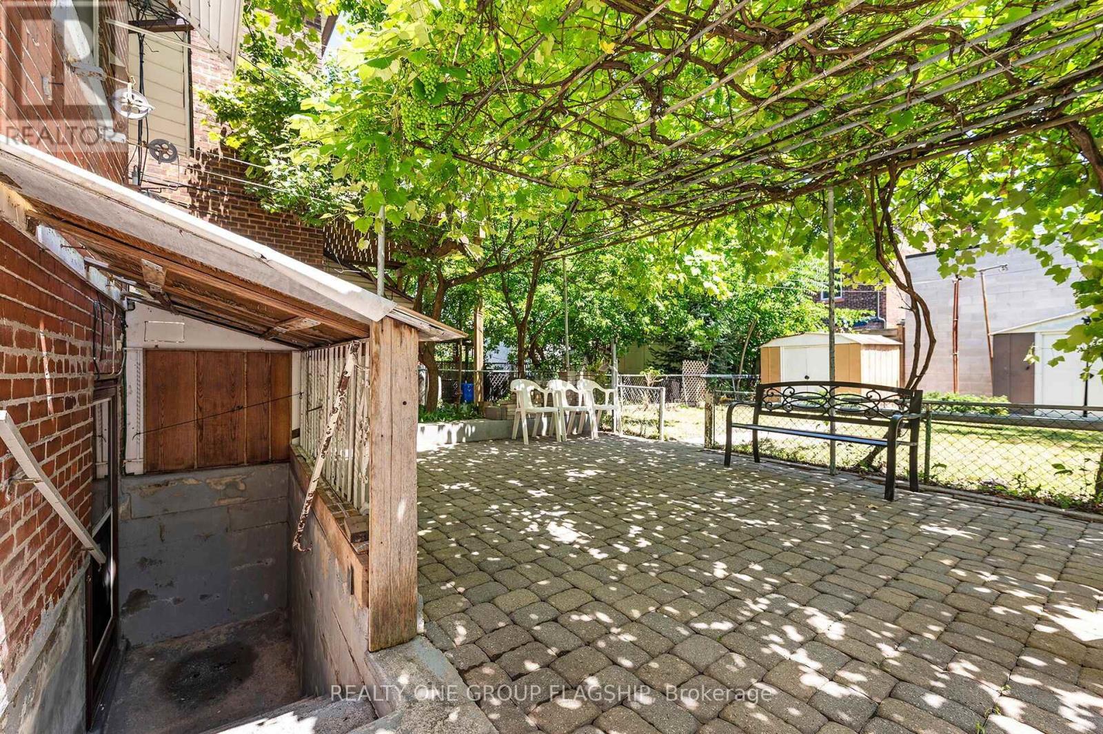 475 SHAW STREET - 35
