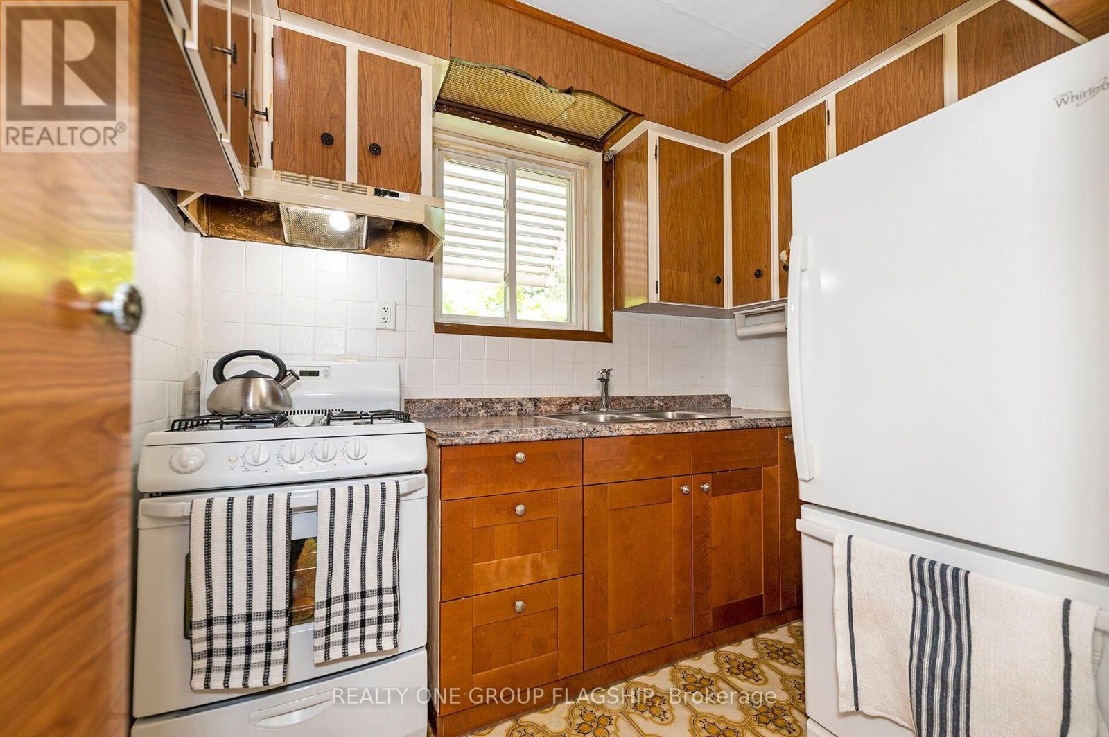 475 SHAW STREET - 5