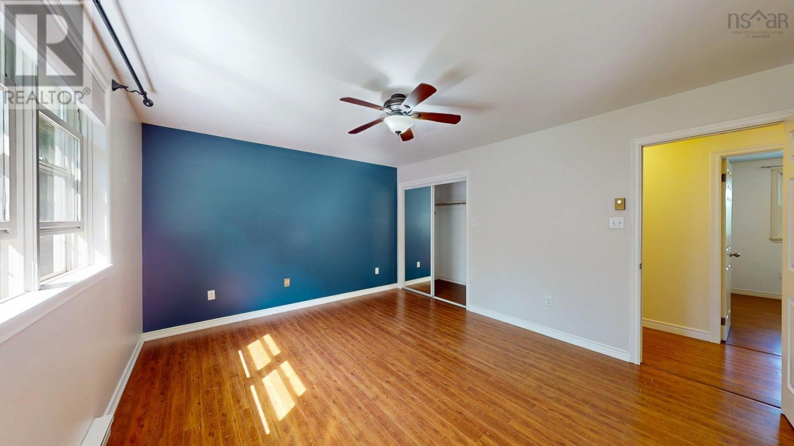 1045 Club Crescent - 28
