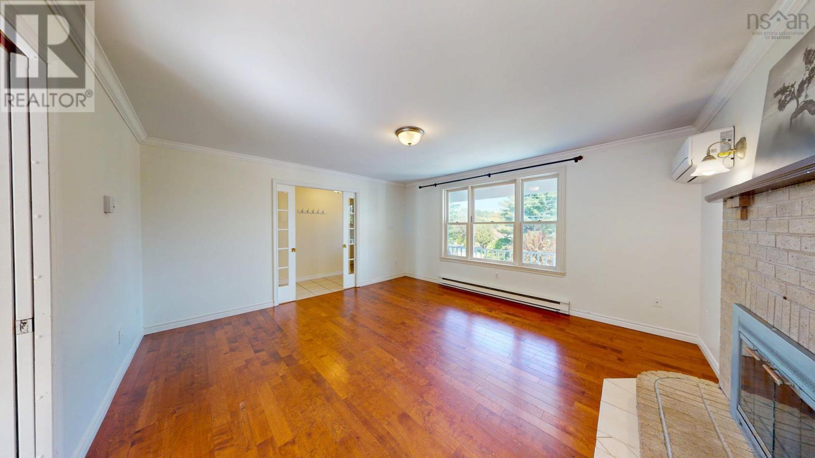 1045 Club Crescent - 22